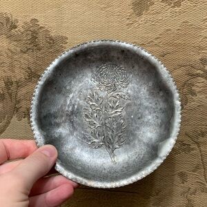 Aluminum Chrysanthemum Dish